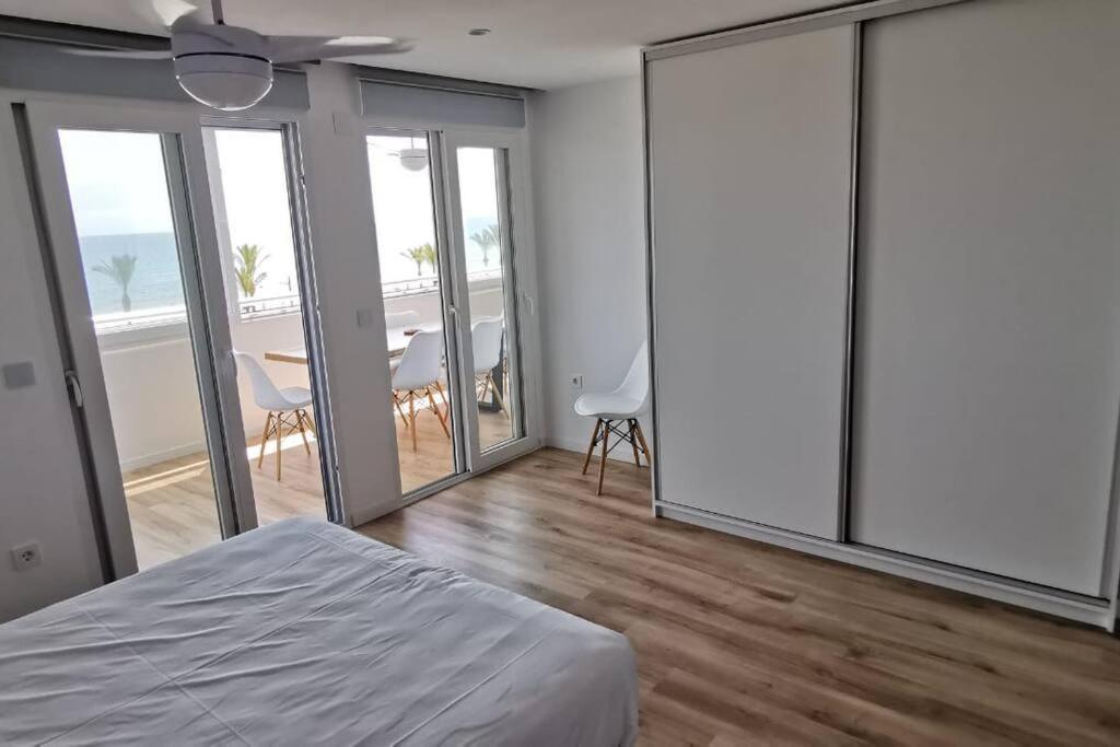 Lujoso En Primera Linea De Playa Appartement *